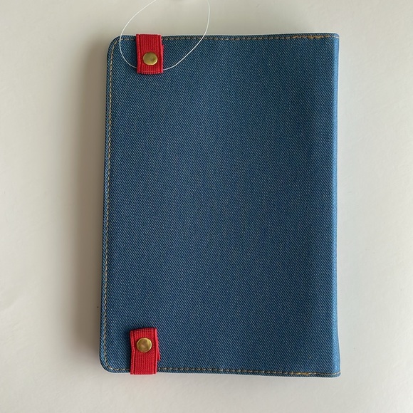 Hello Kitty Binder Notebook - Picture 2 of 8